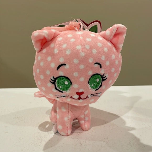 NWT 4” Strawberry Shortcake Custard Cat Plush Backpack Clip - Picture 1 of 4